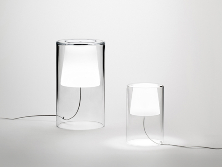 sovrum-belysning-minimalistisk-glas-vas-bordslampa-lampskärm