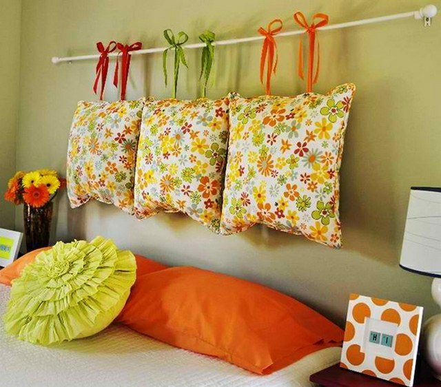 kudde sänggavel sovrum dekoration färgglada och effektiva