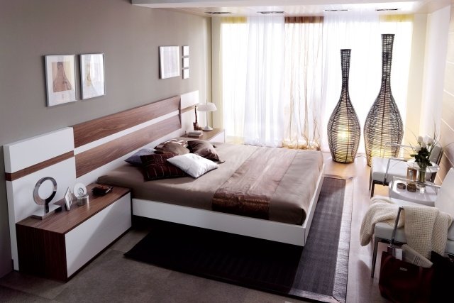 vägg-färg-sovrum-grå-vit-säng-element-mörkt-trä-modern-möbler