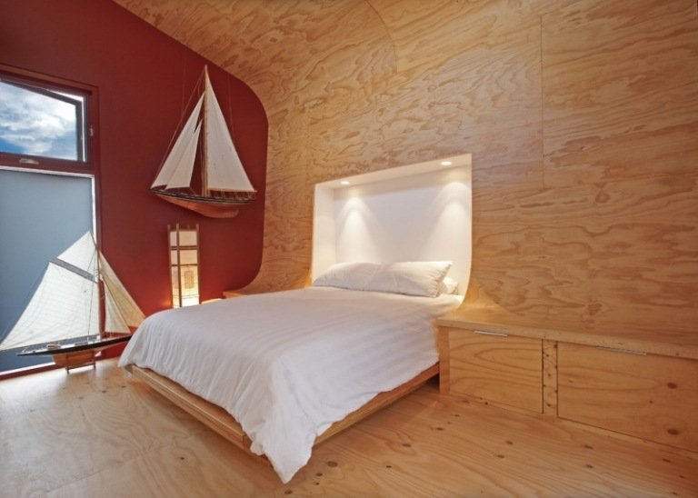 Sovrum röd vägg design träpaneler