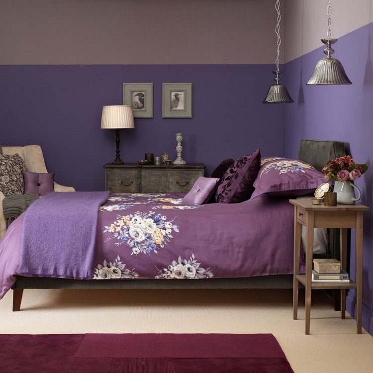 Kombinera sovrum med väggfärg lila i pastellfärg med grått