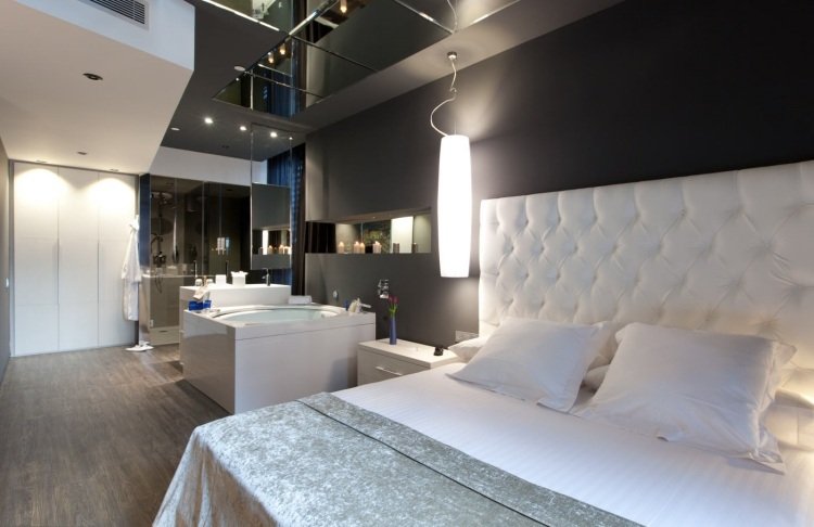 Sovrum med bubbelpool -svart-vit-belysning-rum-modern-mansard