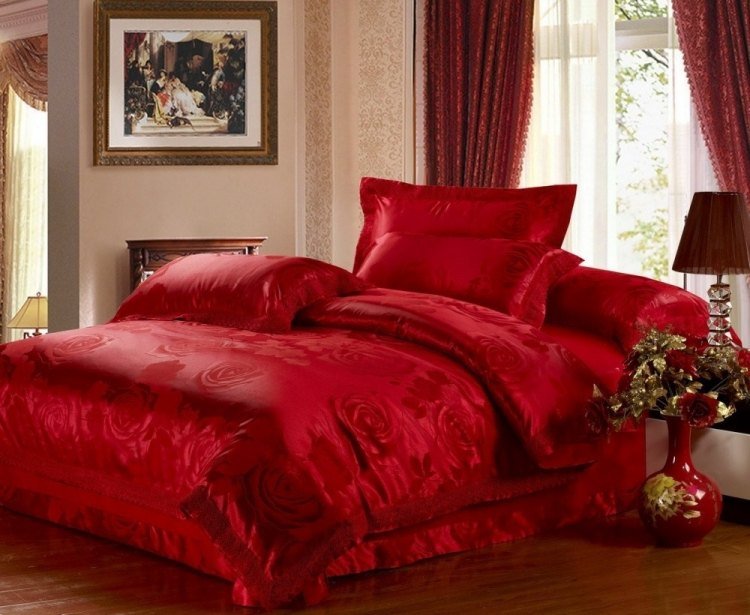 sängkläder-set-röd-siden-ull-ros-motiv
