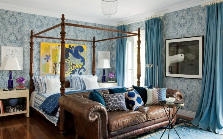gardin-design-sovrum-rustik-shabby-soffa-läder-blå-gardinstång