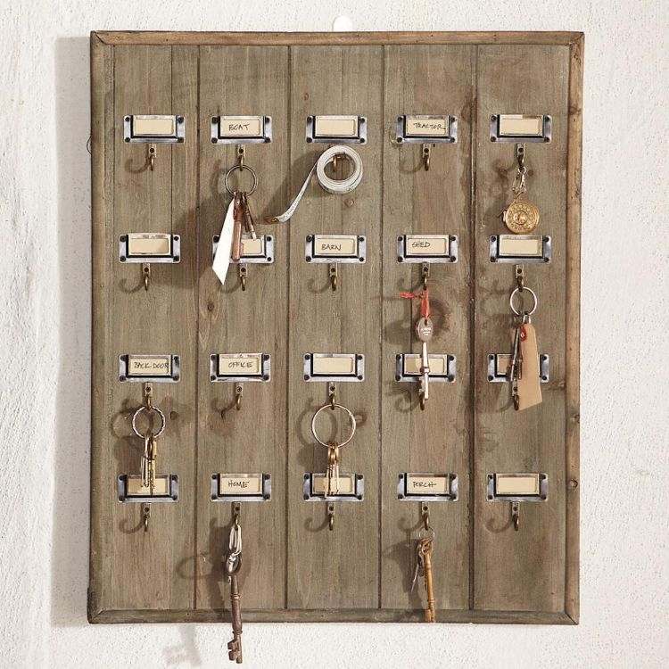 DIY nyckeltavla gör dig själv nyckelhållare nyckelställ nyckelring hotell som liknar inspiration