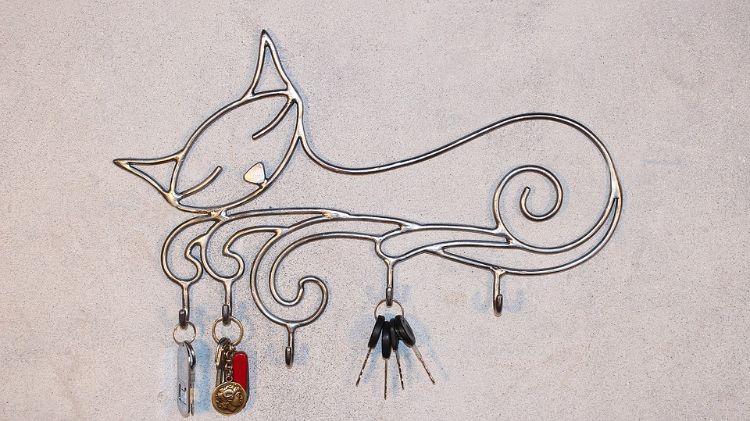 DIY nyckelbräda gör dig själv nyckelhållare nyckelställ nyckelring hängare vägg kattmetall