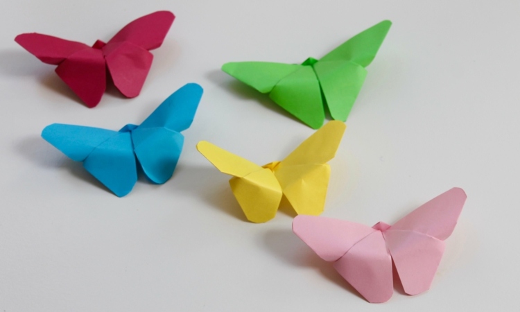 fjärilar-tinker-barn-origami-färgglada-insekt-konstruktion-papper