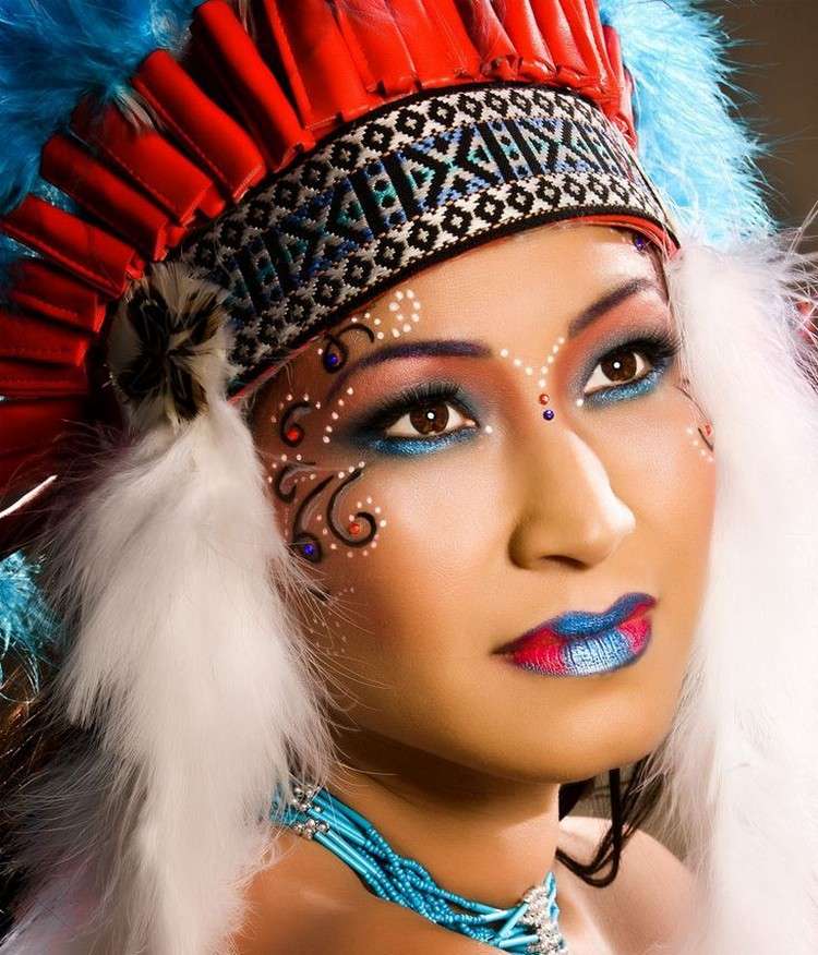 smink-karneval-kvinna-azteki-prinsessa-läppar