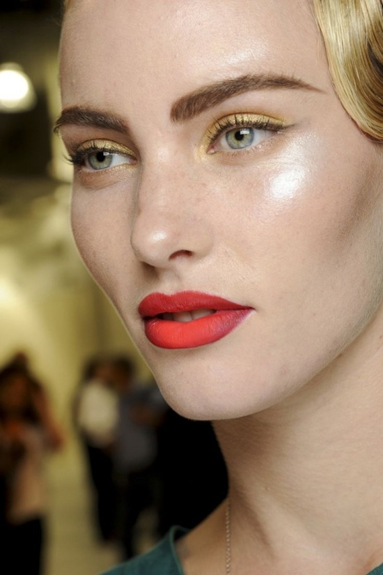 Golden Eyeshadow Skin Type-Bright Lips Makeup Lip Gloss Liner