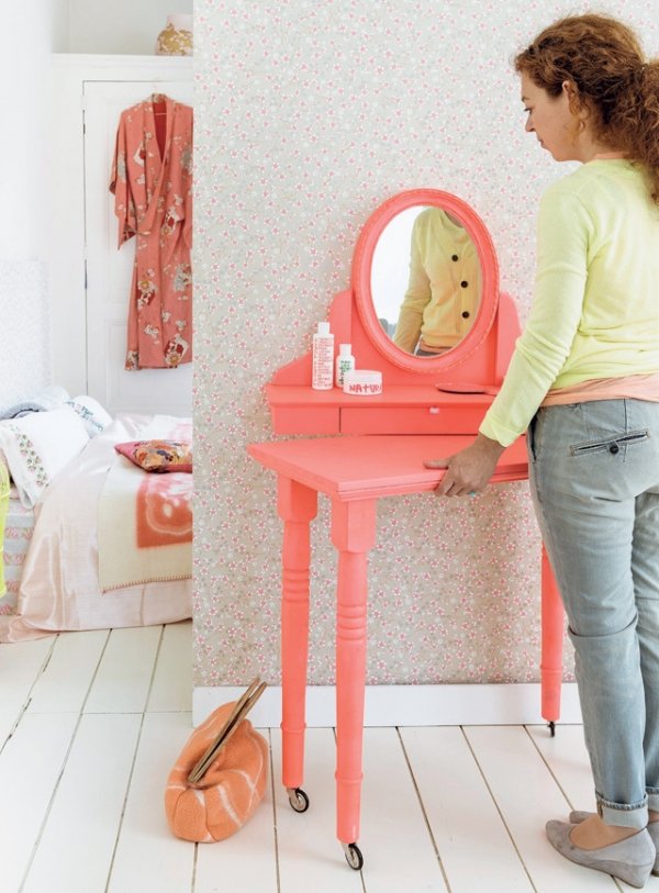 gör det själv toalettbord rullbord rosa spegel