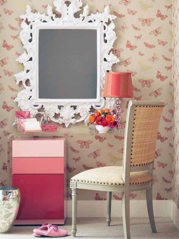 Toalettbord idéer akryl rosa lådfronter ombre barockspegel