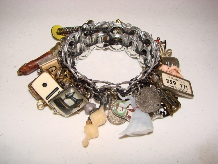 smycken-från-burk-stängningar-diy-element-små saker