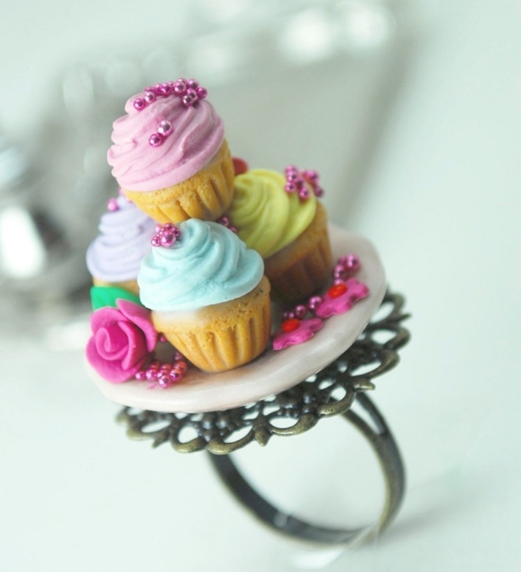 kex-ring-pärla-blomma-cupcake-grädde-rosa