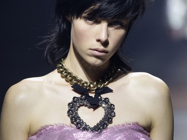 lanvin kollektion-fashionabla smycken trender 2014 hjärta hänge solid