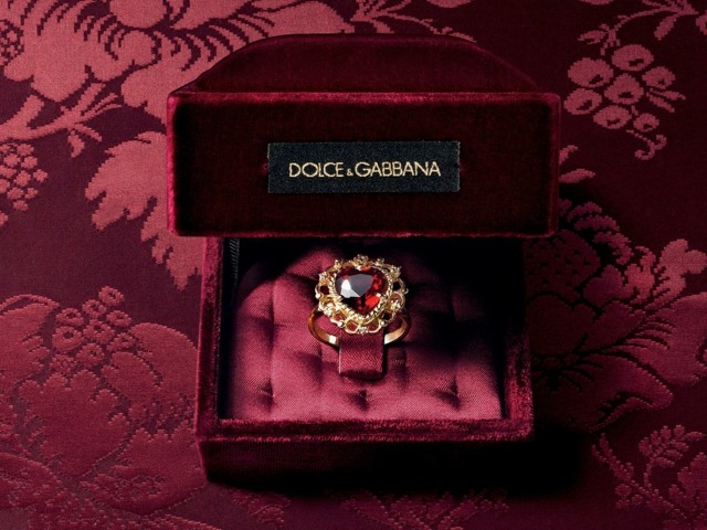 Safir-diamant-hjärtformad-ring-av-Dolce-och-Gabbana