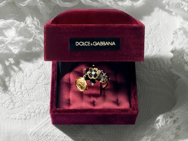 chaton-settings-ring-by-Dolce-and-Gabbana