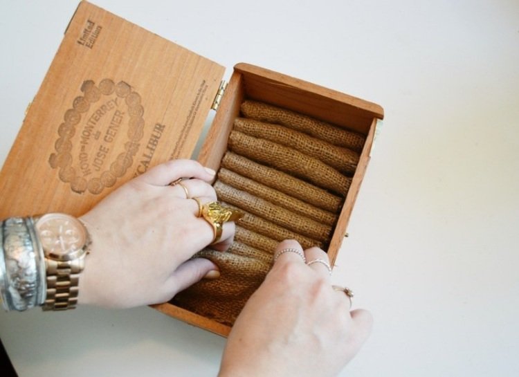 smyckeskrin-tinker-vintage-stil-cigarr-låda-trä