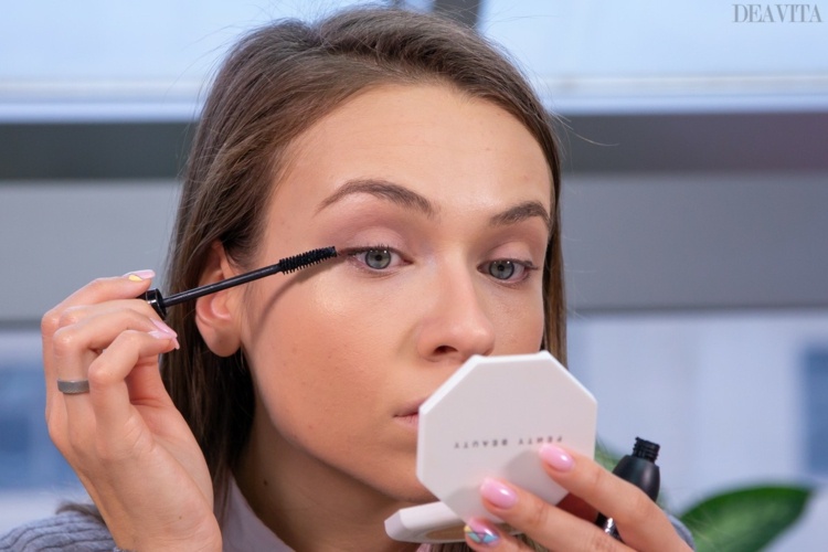 vintersmink för varje dag sminkinstruktioner applicera mascara