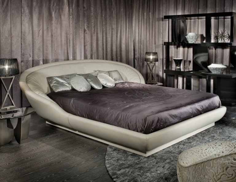 Fina sängar-grå-vita-moderna sovrum