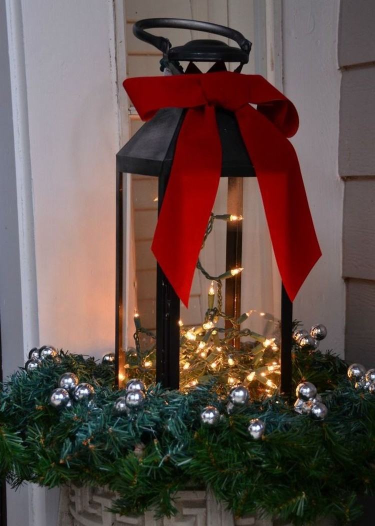 juldekoration-utanför-ljus-lykta-fe-lampor-planter