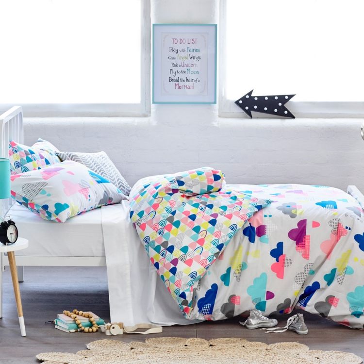 flickrum-möbler-barnrum-set-sängkläder-metall säng-skandinavisk design