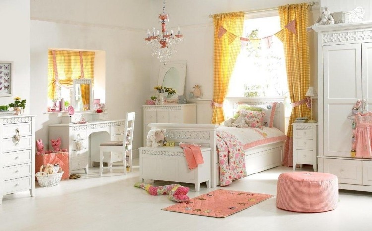 flickrum-möbler-barnrum-uppsättningar-vita-tillbehör-ros-gardiner-gul-kristall-ljuskrona
