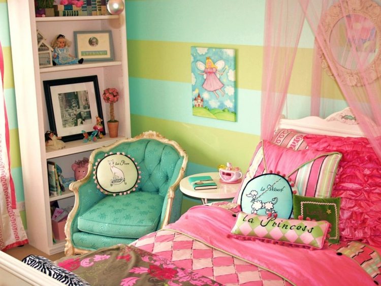 flickrum-möbler-barnrum-set-prinsessa-rosa-klädsel-fåtölj-baldakin-ränder-grön
