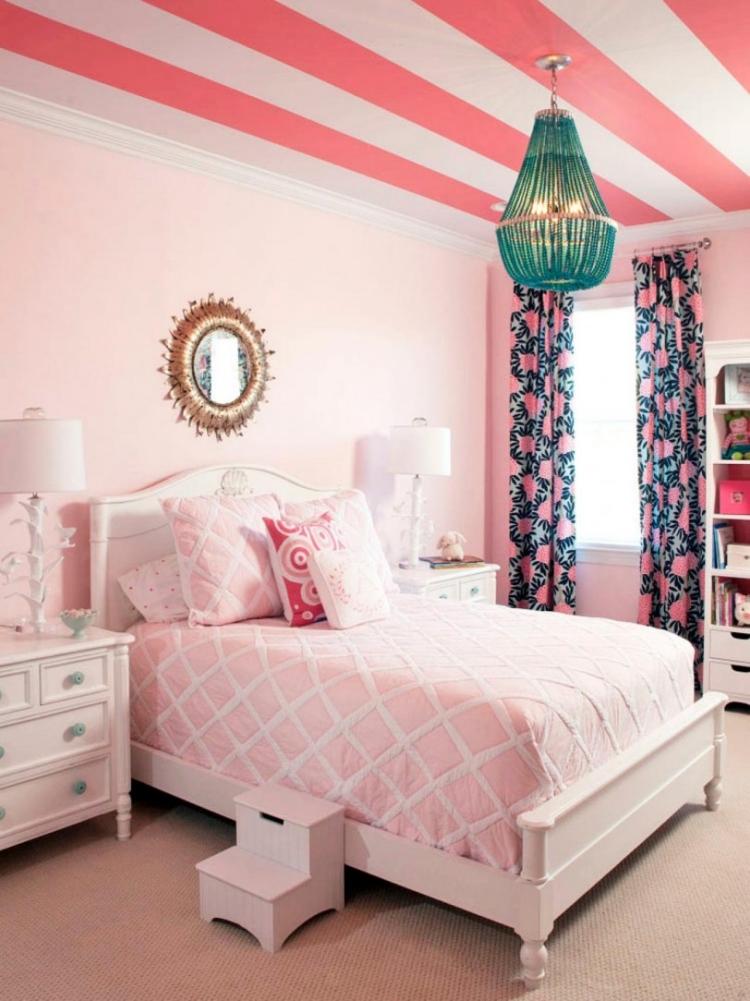 flickrum-möbler-barnrum-set-tak-vit-rosa-ränder-matta-trappa-pall-hängande lampa