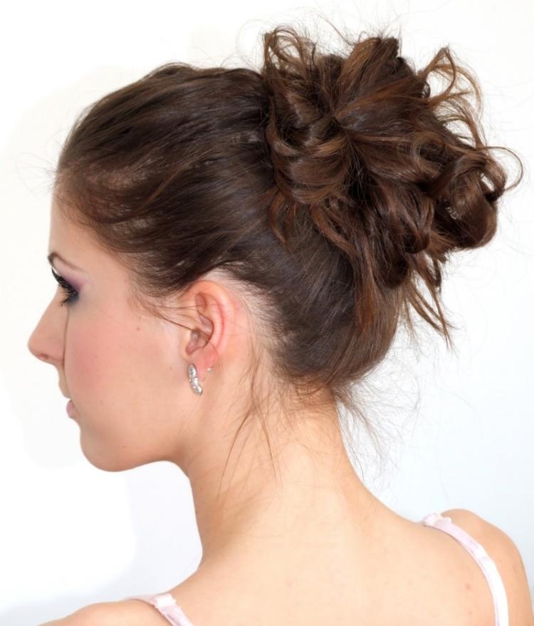 fest-frisyr-updo-lätt-rörig-gör-det-själv-idé