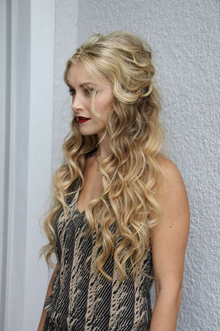 fest-frisyrer-lockar-casual-halv-öppet-hår-styling-idé