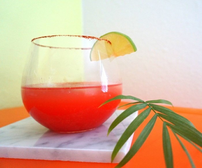 Cocktail-glas-med-citron