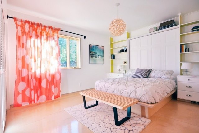 Optimal fönsterdekoration-sovrum-gardiner-trender-korall-röd-livlig-design