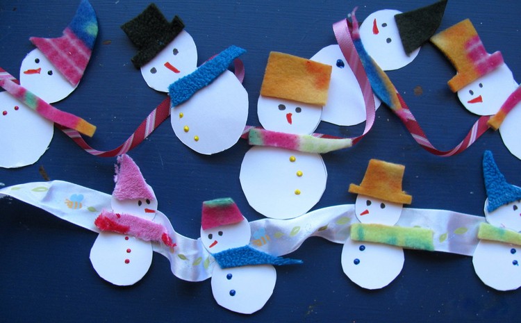 snögubbar tinker papper krans tyg diy barn