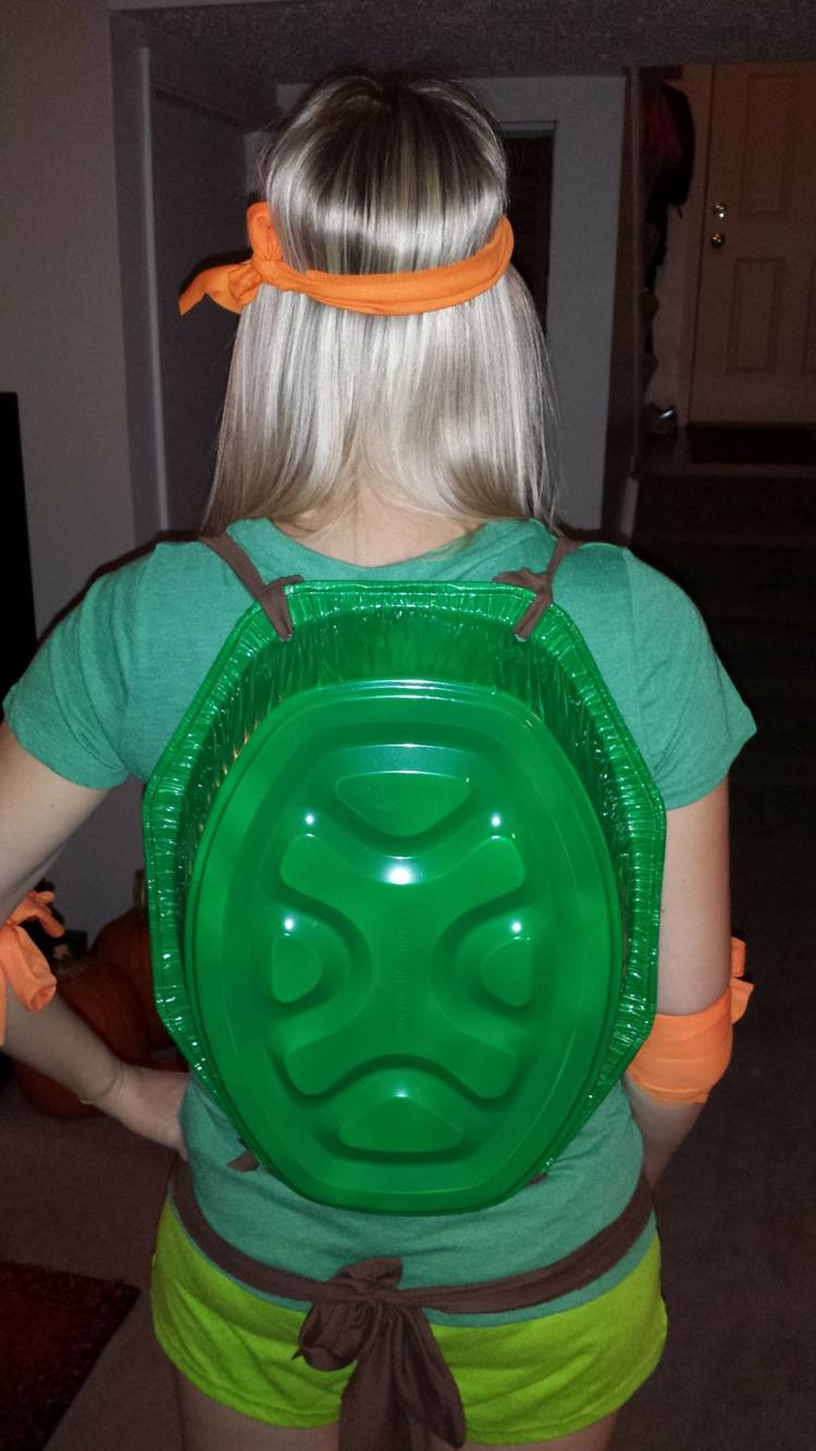 Halloween-kostymer gör stekpanna-ninja-sköldpadds-tankar själv