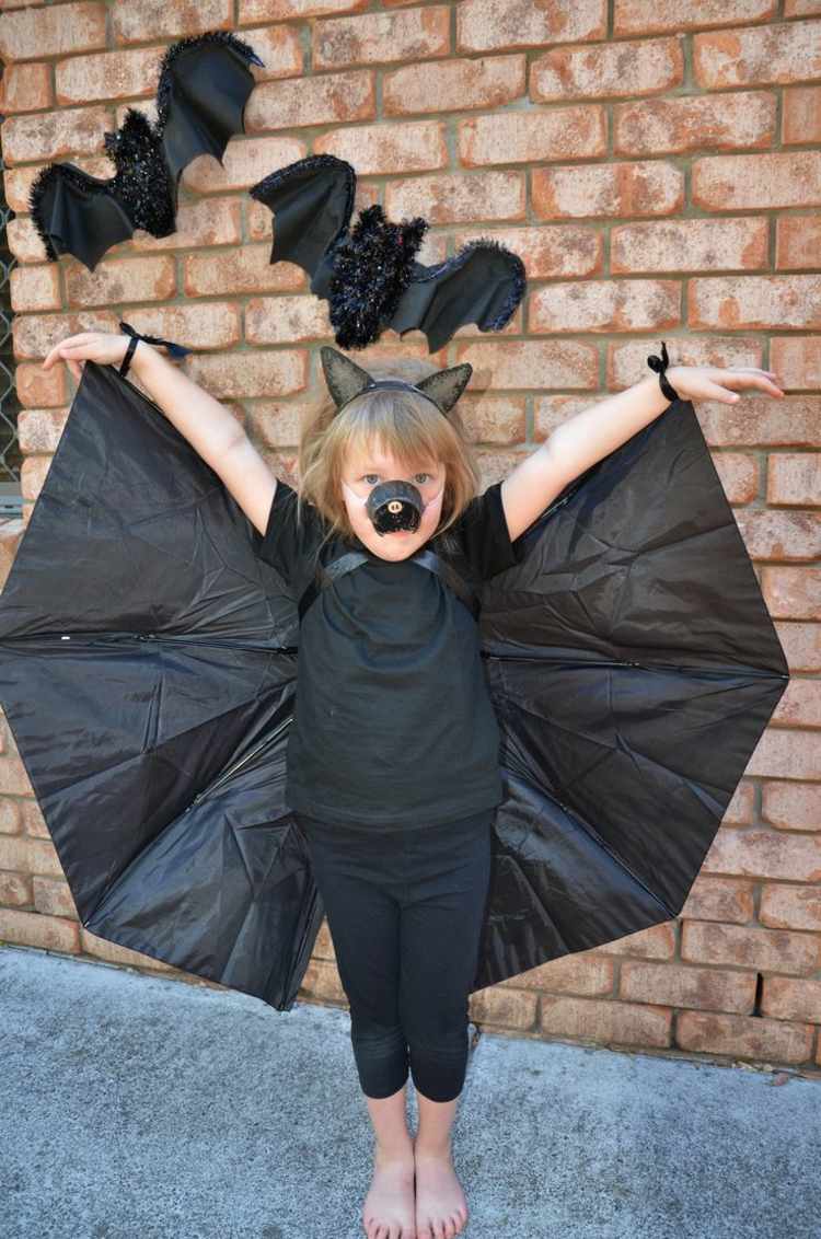 gör halloweenkostymer själv bat-wing-paraply-svart