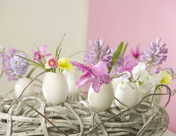 Utblåsta ägg blomkrukor idéer DIY idéer för påskdekoration
