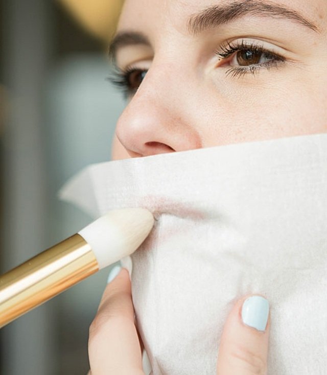 skönhetstips och tricks läppstift håller längre pulver