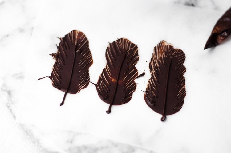 recept på chokladdekorationsfjädrar instruktioner