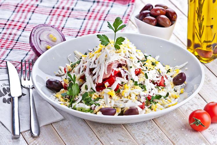 schopska-sallad-original-recept-får-sallad-bulgariska