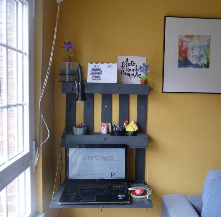 skrivbord-bygg-själv-pall-väggmonterad-platsbesparande-hopfällbar