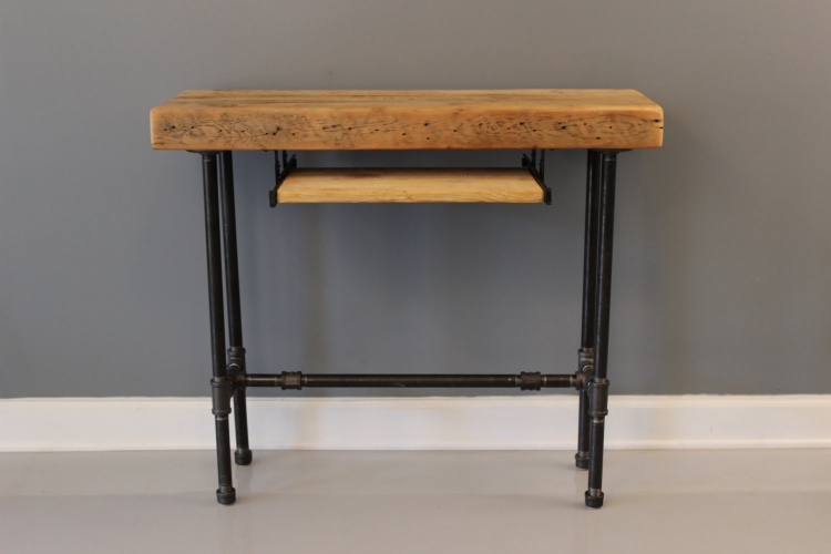 skrivbord-bygg-själv-idéer-arbetsbord-industriell-design-rörformiga möbler-träplåt-rör
