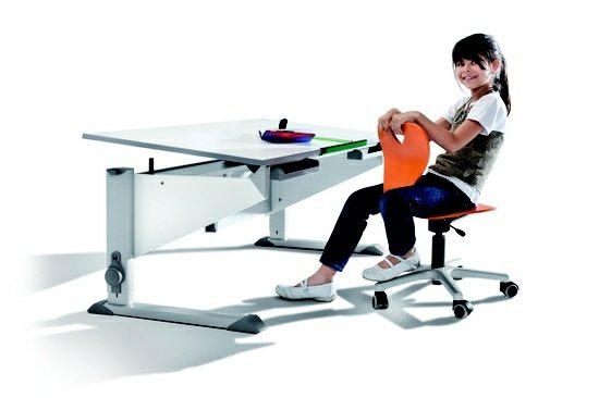 Desk stol design