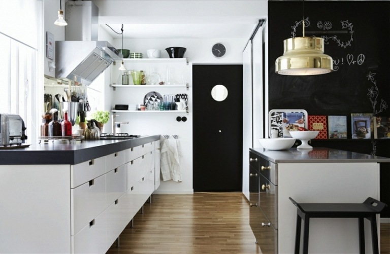 väggfärg svart modern inredning accent vägg kök stål