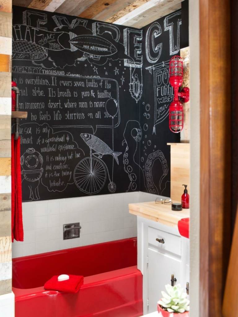 väggfärg svart badrum design badkar röd skåp vit