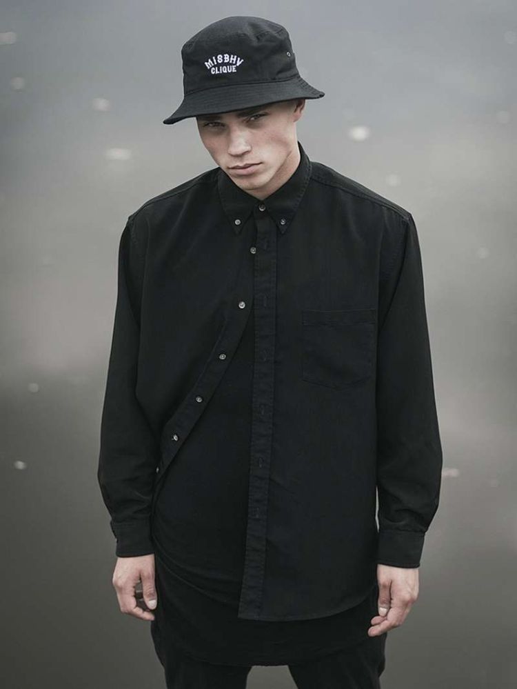 svart skjorta kombinerar snygga idéer sportig trendhatt knäppt upp