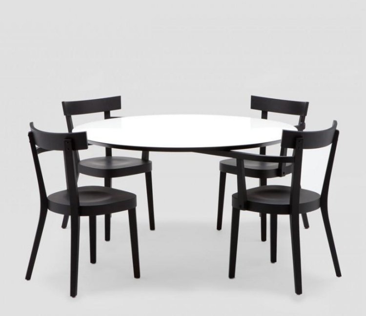 flytande-möbler-futuristisk-design-matbord-stolar-svart-vit-ingo-maurer