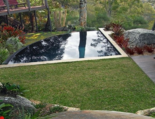 modern trädgård design pool underhåll rengöring