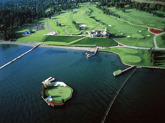 Flytande-golfbana-i-Idaho