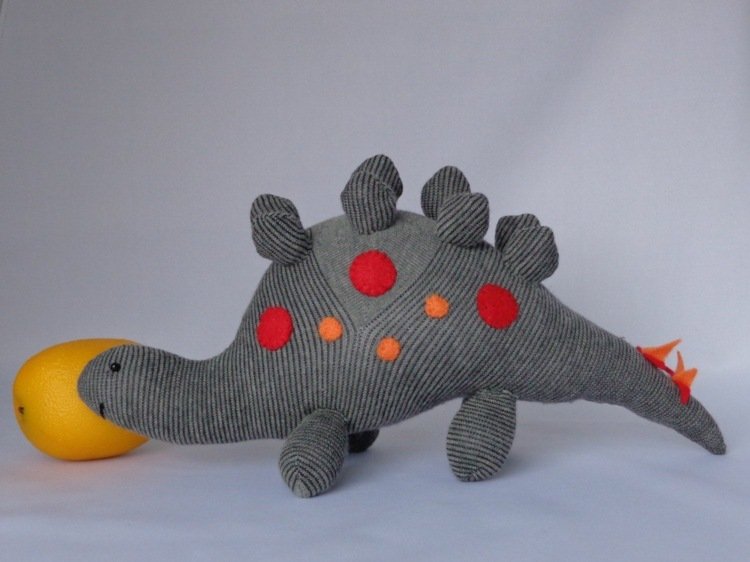 tinker leksak dinosaur gosedjur ur strumpor