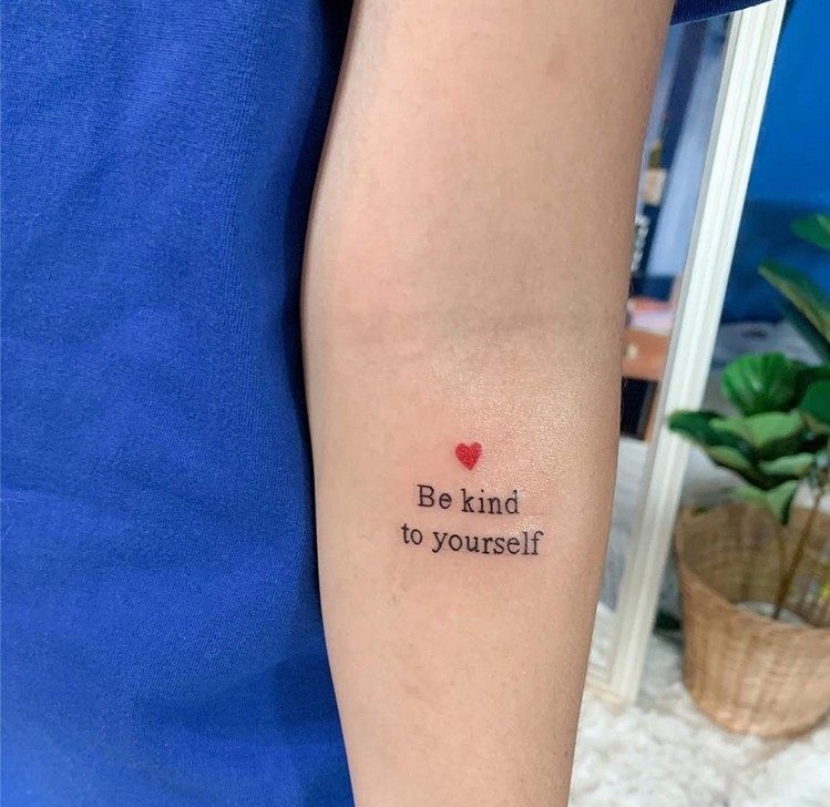 Själv kärlek tatuering med mening tatuering säger små